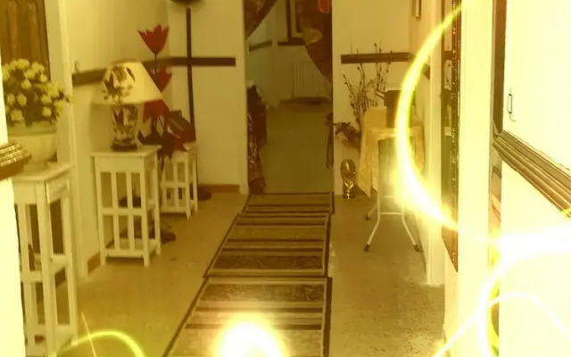 Goldenroom Elbiar