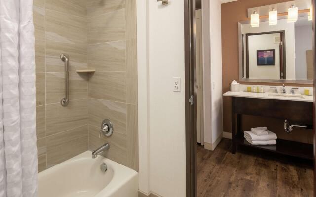 DoubleTree by Hilton Portland - Tigard
