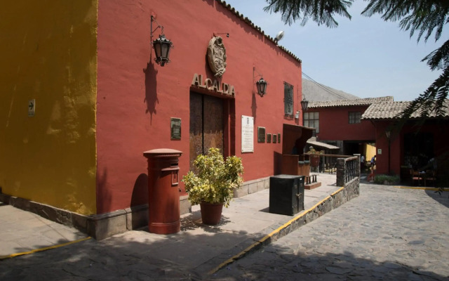 Decameron El Pueblo