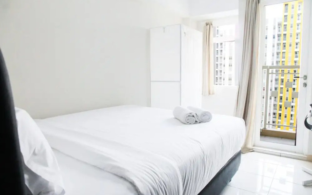 Pool View Studio Apartment @ Springlake Summarecon