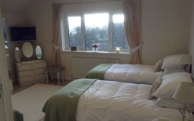 Longcroft View