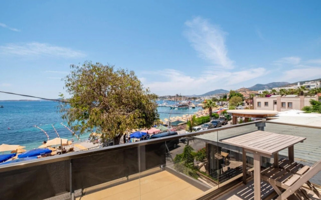 Seafront Flat With Breathtaking Sea View in Bodrum