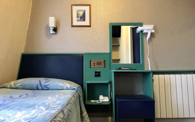Mitre House Hotel