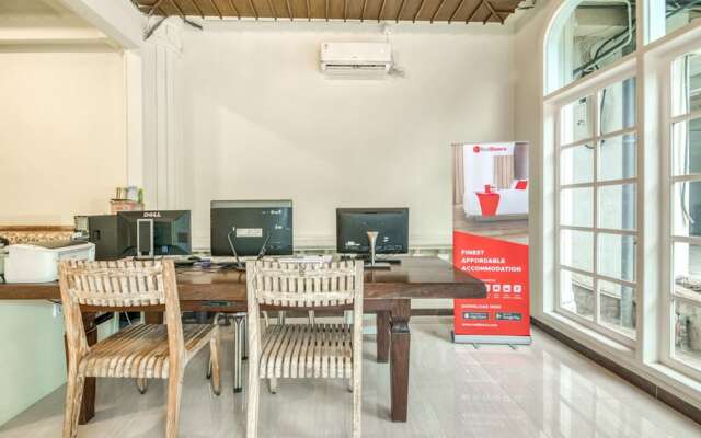 RedDoorz Plus near Akademi Kepolisian Semarang 3