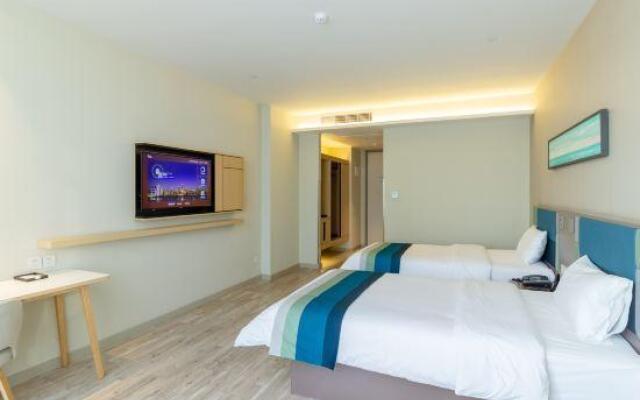 Home Inn Selected (Nanchang Xianghu Xiaolan Industrial Park)