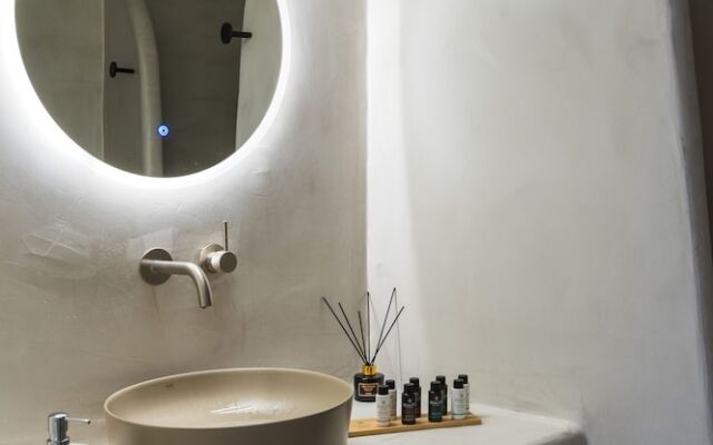 Lavadoze Luxury Suites - Adults only