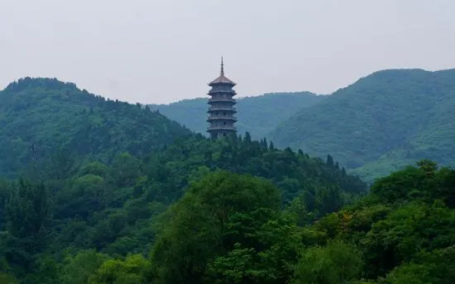 Grace Inn (Jinan Jingqi Weishi'er Harmony Square Provincial Hospital)