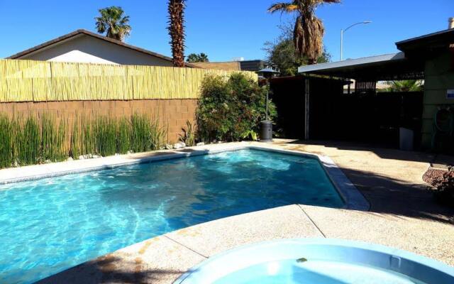 Vegas Oasis