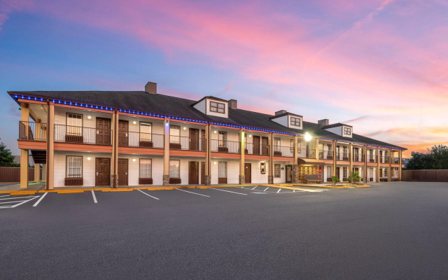 Baymont by Wyndham Commerce GA Near Tanger Outlets Mall