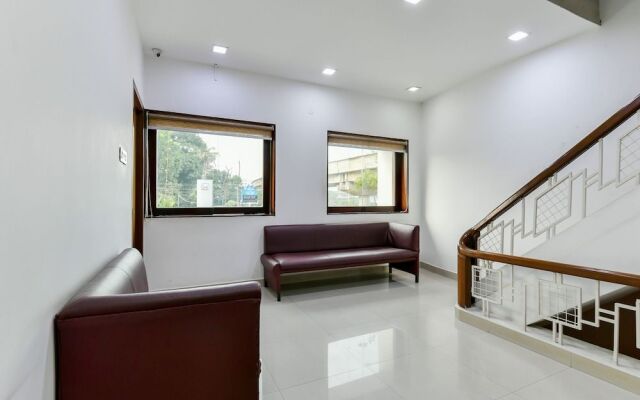 OYO 28129 Hotel Mjm International