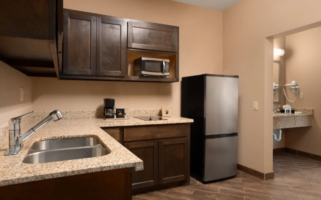 Executive Inn and Suites
