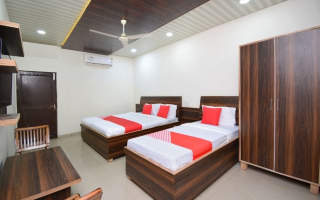 OYO 17133 Hotel Anmol