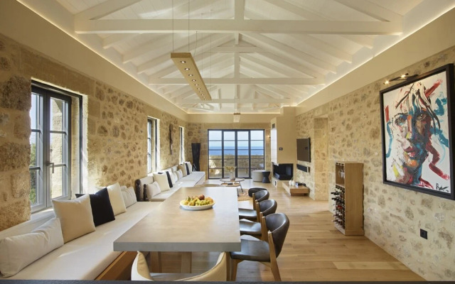 Villa with outdoor pool for 8 persons