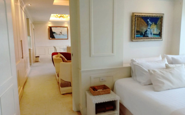 V Verve Service Apartment Hotel