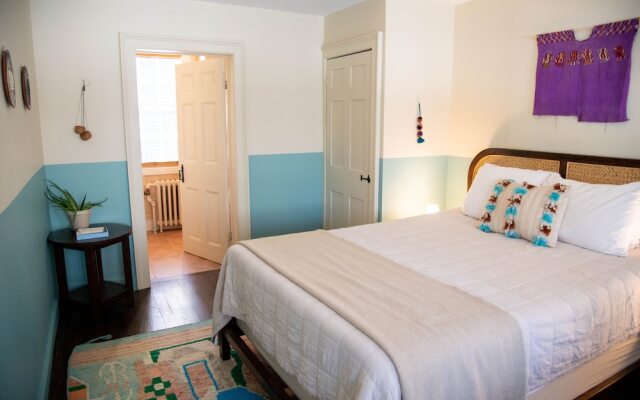 The Charleston House Bed & Breakfast