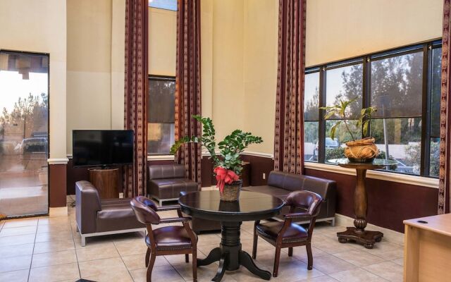 San Bernandino Inn & Suites