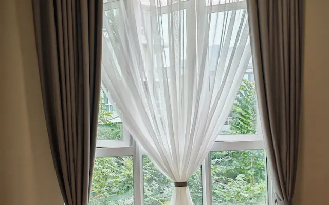 Mountain & Lake Views' Suite Cycas