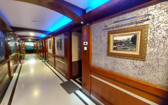 Hotel Sapphire Grand