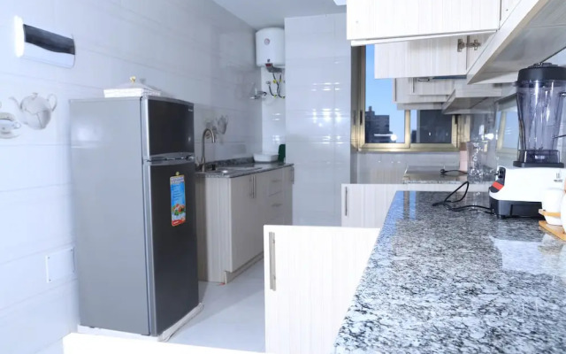 PrimeNest - 3 bedroom Apartment