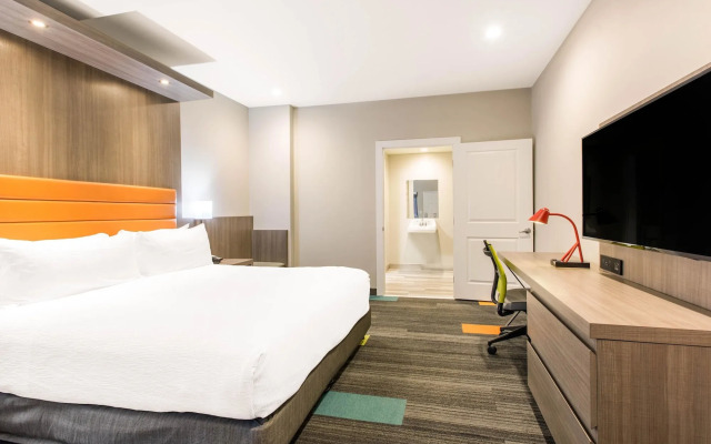 Rodeway Inn near Melrose Ave