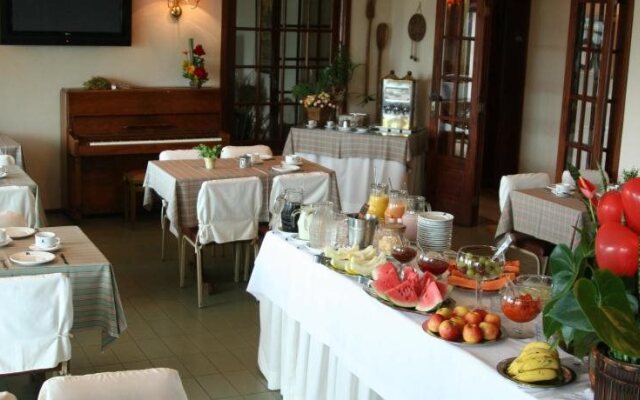 Hotel Dominguez Master