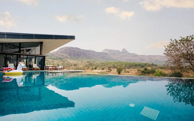 LohonoStays Villa Trisara