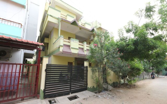 OYO 15128 Home Elegant 2BHK Near Boat House
