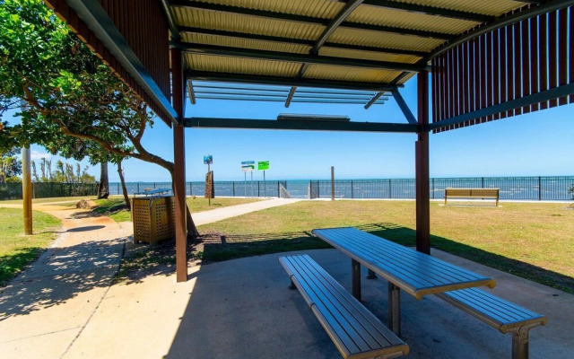 Private Canal Duplex with Pontoon - Oleander Drive, Bongaree