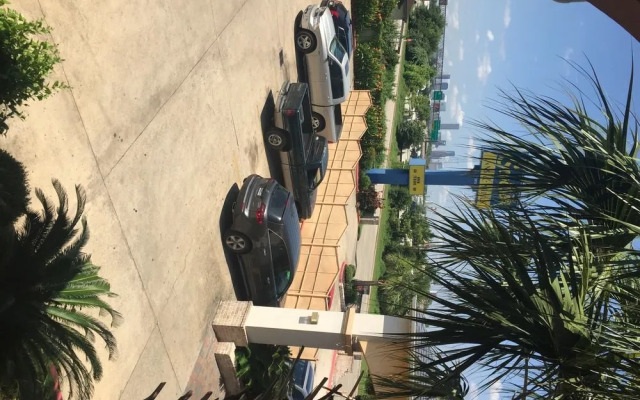 Scottish Inns & Suites Eastex Fwy.