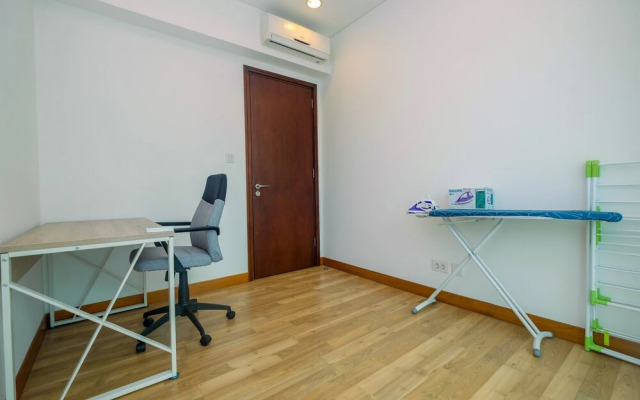 Cozy 1BR with Workspace at Setiabudi Skygarden Apartment