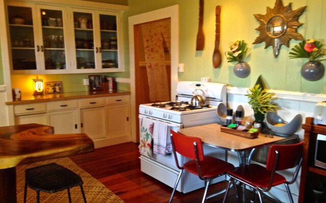 Hilo Bay Hale Bed and Breakfast