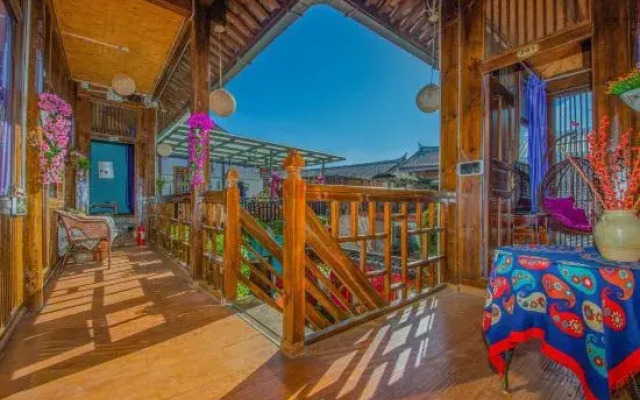 Huayiran Friends and Duxing Custom Homestay