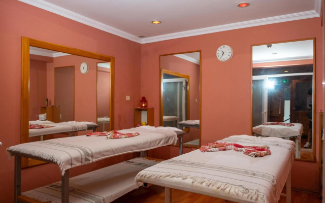 Sea Breeze Hotel & Apartments
