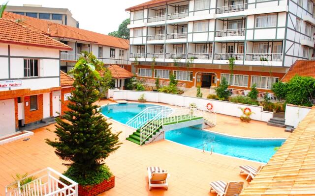 Mosa Court Apartments