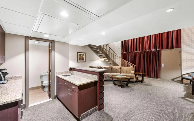 Quality Inn & Suites Columbus