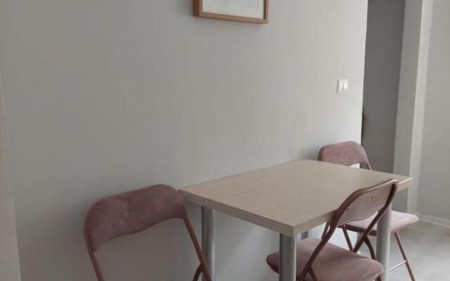 Ela's apartment