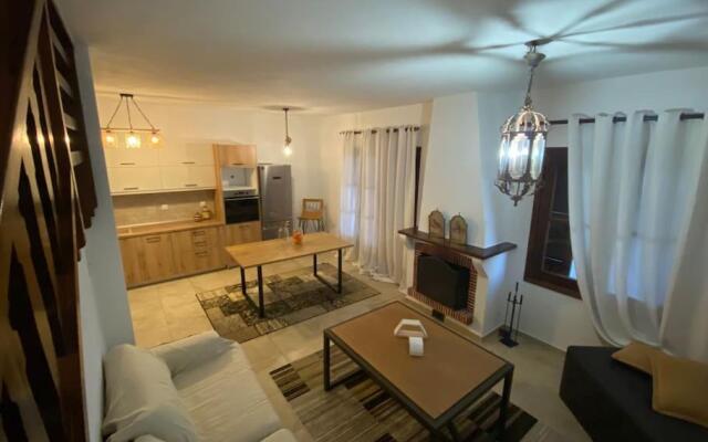 Private Beach Front Maisonette 3 Bedroom Mikiverna