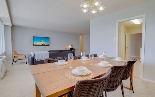 Awesome 2 BR Condo Crystal City
