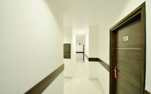 OYO Townhouse 561 Hotel Hollywood Heights