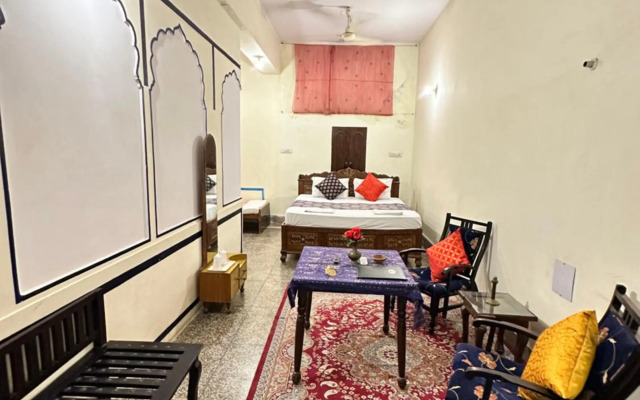 Rawla Mrignayani Palace