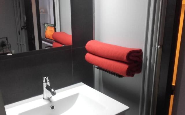 Céanothe-InvIRI. Studio Mairie. Parking Privatif