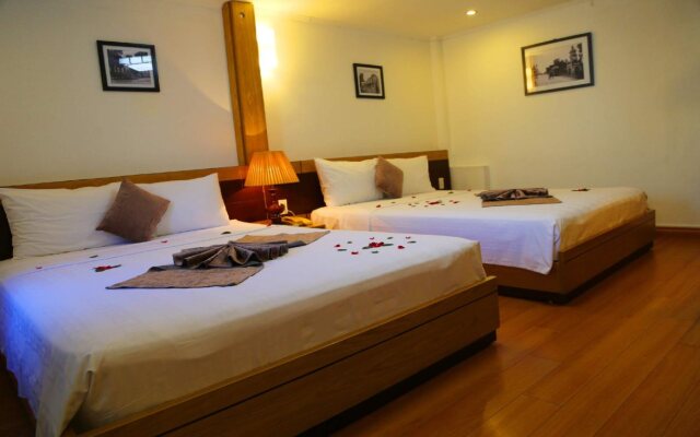 Madam Moon Hotel