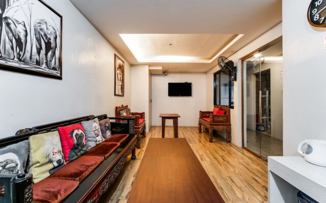 Regal Residences by Oyo Rooms