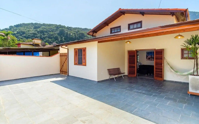 Bh 12: Casa Com Piscina, Perfeita E Bem Localizada!!!