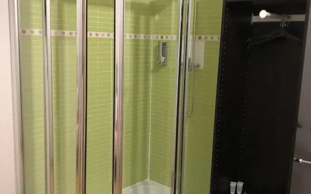 Hostal Village  Multicolor - Adults Only