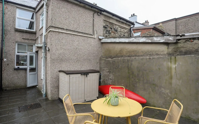 5 Thomas Street