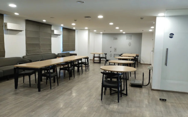 Saltstayz Express - Medicity (Near Medanta Hospital)