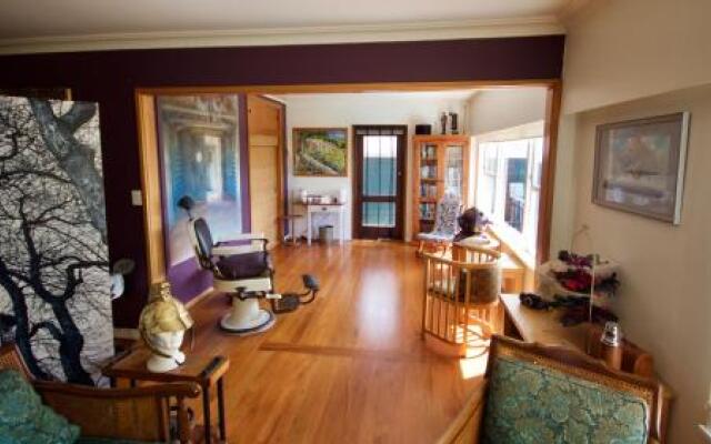Driftwood House B & B