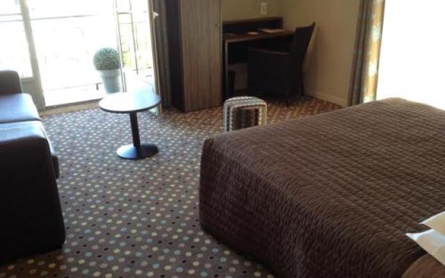 Les Arcades De La Bourse