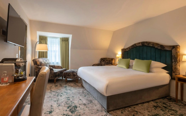 The House Hotel